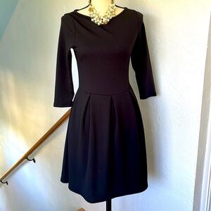24 Seven NWT Comfort Apparel Black Dress with Pockets Size Small